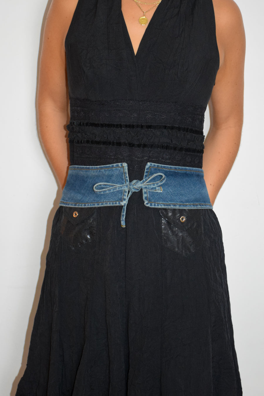 Denim tie at the front belt